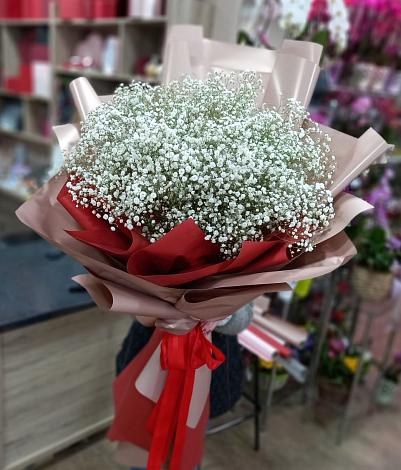 Букет цветов из: Гипсофила в Вершину Тёи