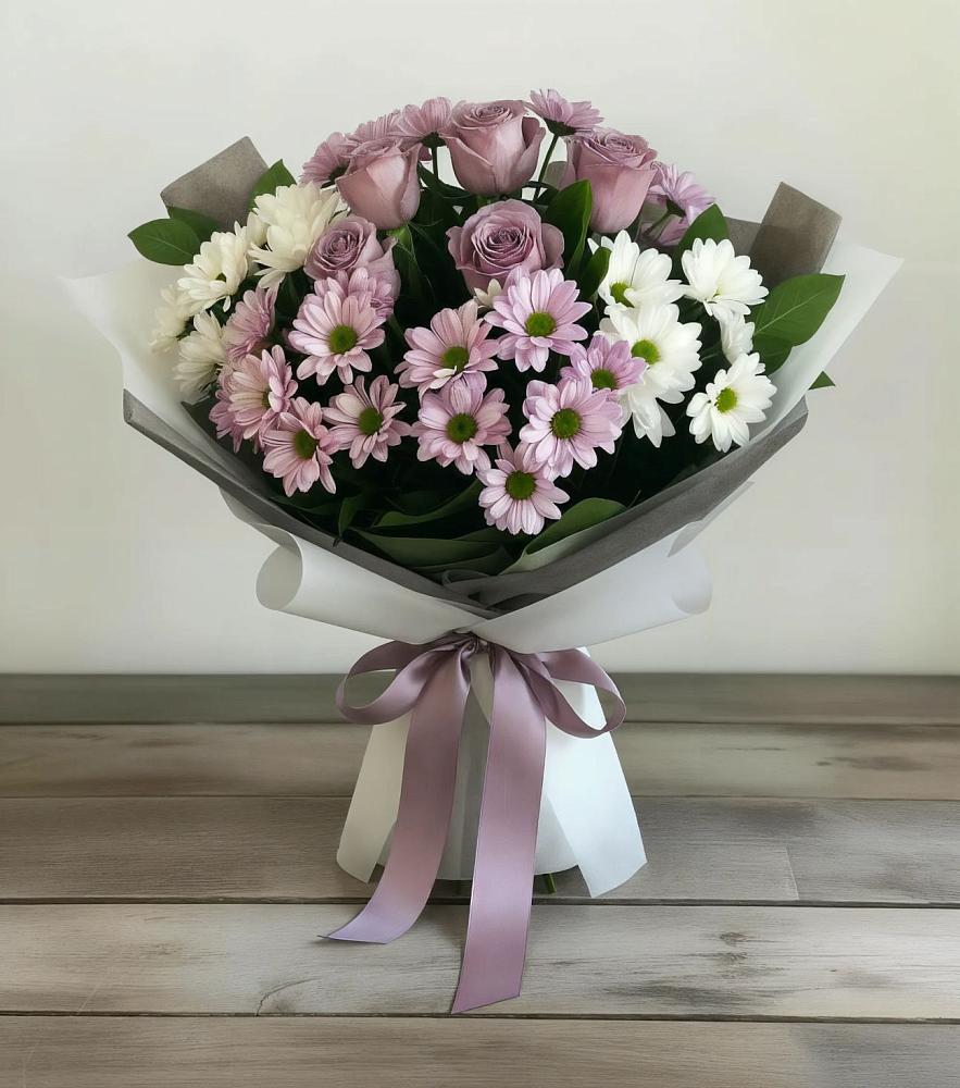 Букет цветов из: Хризантемы и Розы в Вершину Тёи