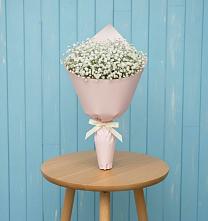 Букет цветов из:  Гипсофила в Вершину Тёи