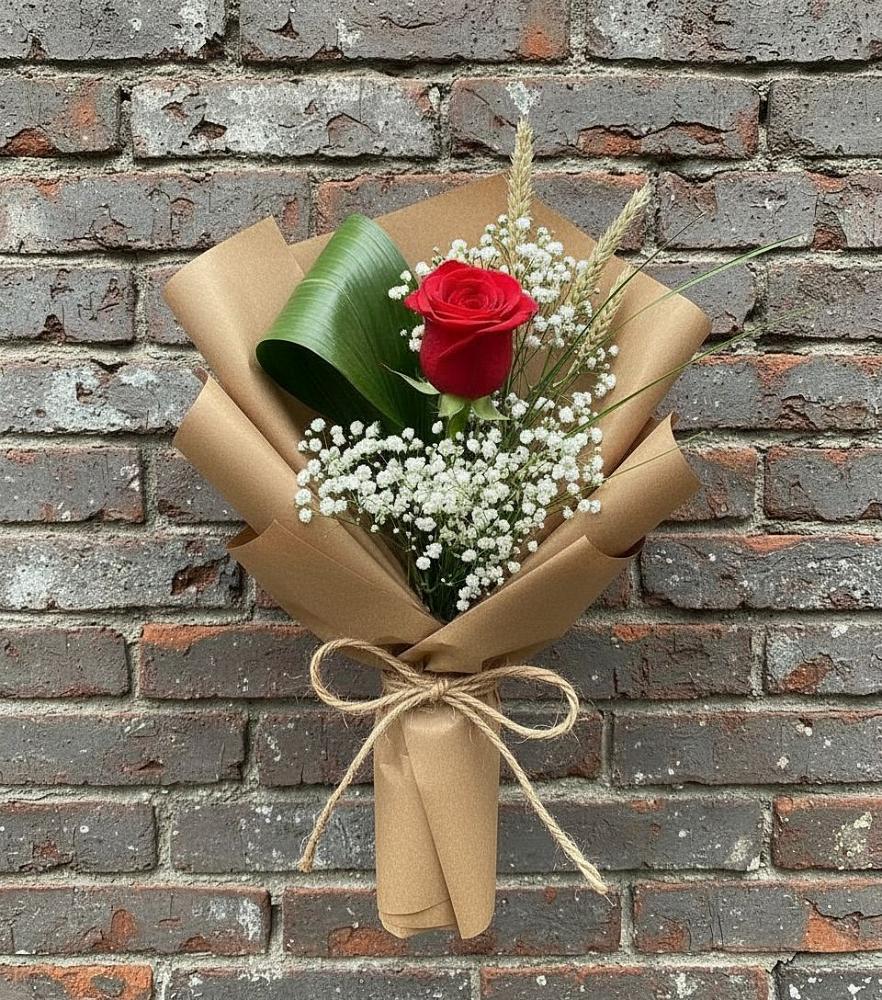 Букет цветов из: Розы в Вершину Тёи