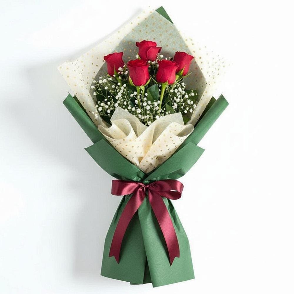 Букет цветов из: Розы в Вершину Тёи