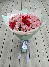 Букет цветов из:  Альстромерии в Вершину Тёи
