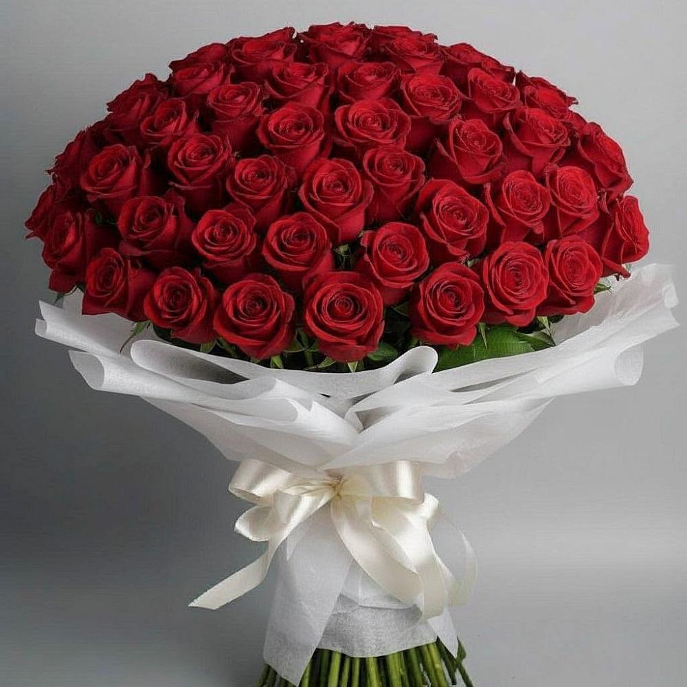 Букет 101 Красная роза Блэк Мэджик в Вершину Тёи