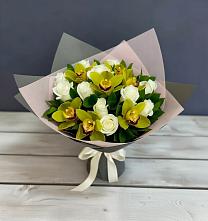 Букет цветов из:  Орхидеи и Розы в Вершину Тёи