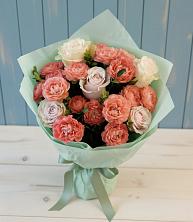 Букет цветов из:  Розы в Вершину Тёи