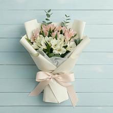 Букет цветов из:  Альстромерии #REPLACE_PRED# Вершину Тёи