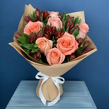 Букет цветов из:  Розы и Альстромерии в Вершину Тёи