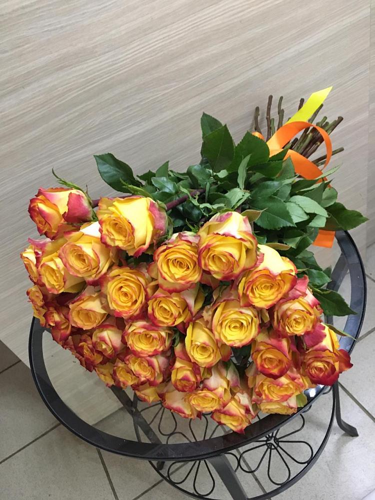 Букет Желтые розы в Вершину Тёи