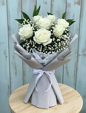 Букет цветов из:  Розы в Вершину Тёи