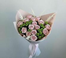 Букет цветов из:  Розы и Хризантемы в Вершину Тёи