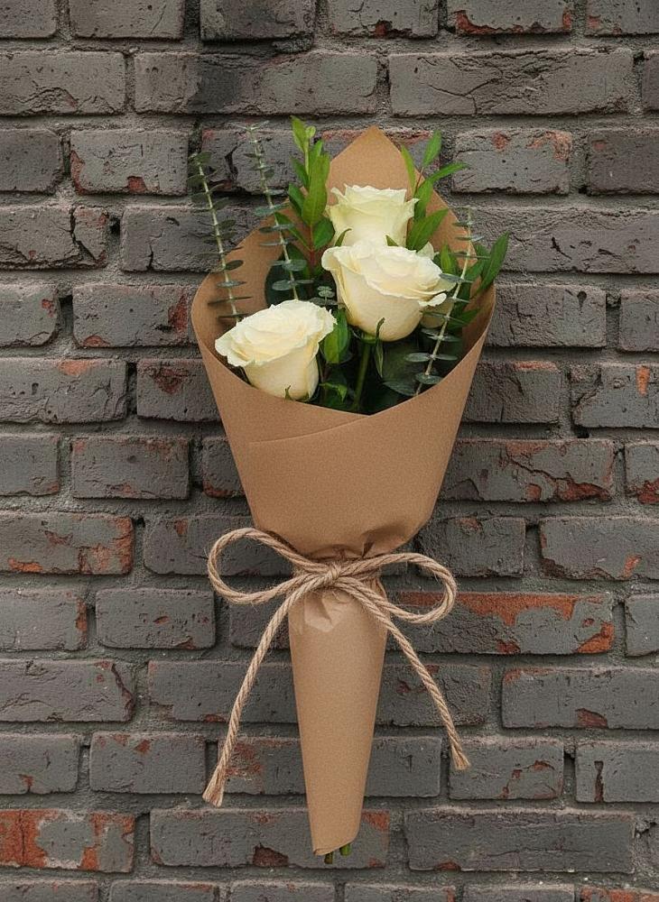 Букет цветов из: Розы в Вершину Тёи