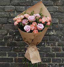 Букет цветов из:  Розы в Вершину Тёи