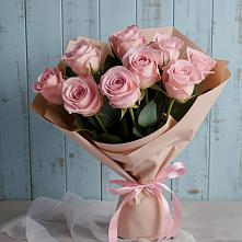 Букет цветов из:  Розы в Вершину Тёи