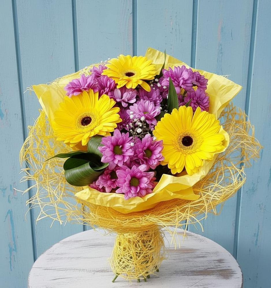Букет цветов из: Хризантемы и Герберы в Вершину Тёи