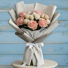 Букет цветов из:  Розы #REPLACE_PRED# Вершину Тёи