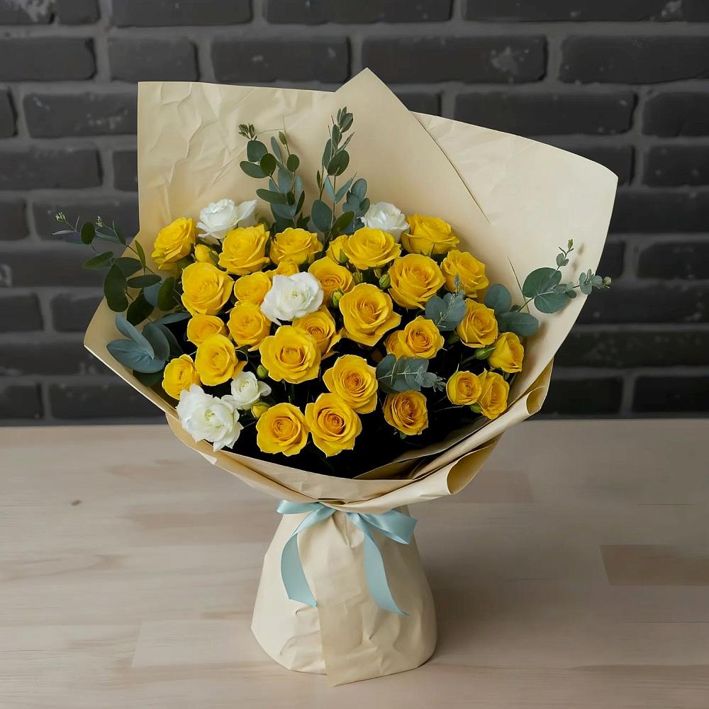 Букет цветов из: Розы в Вершину Тёи