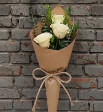 Букет цветов из:  Розы в Вершину Тёи