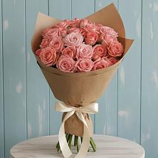 Букет цветов из:  Розы в Вершину Тёи