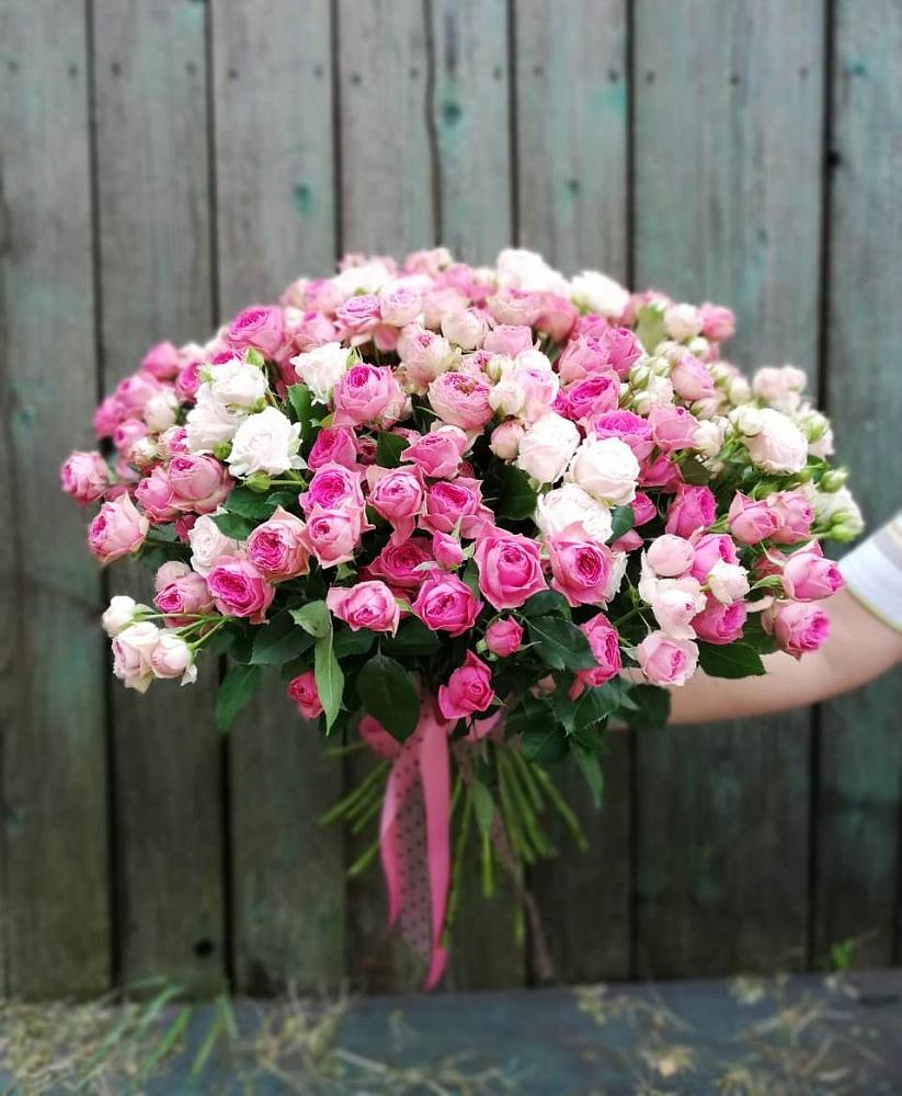 Букет Розовые кустовые розы Натали и Лав Лидия в Вершину Тёи