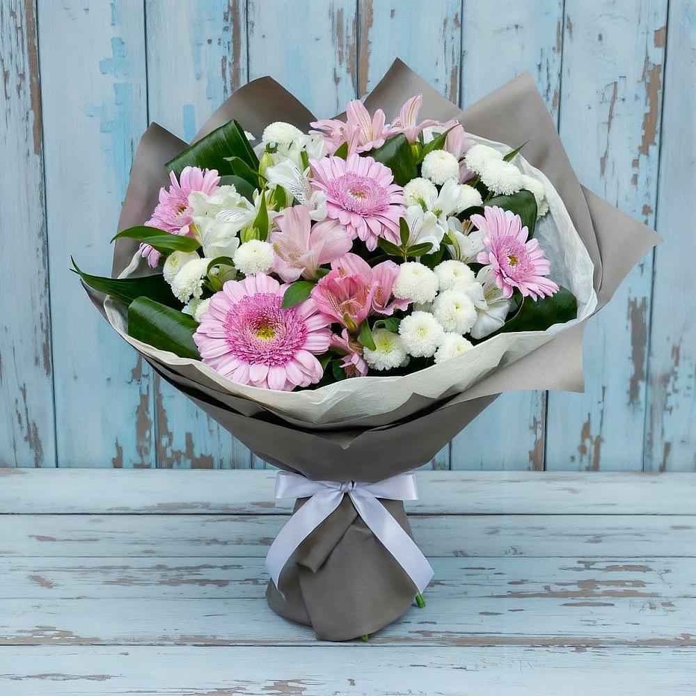 Букет цветов из: Герберы, Альстромерии и Хризантемы в Вершину Тёи