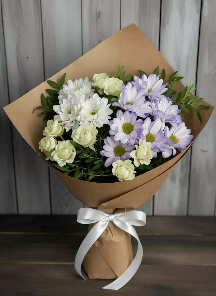 Букет цветов из: Хризантемы и Розы в Вершину Тёи