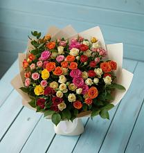 Букет Микс из разноцветных кустовых роз в Вершину Тёи